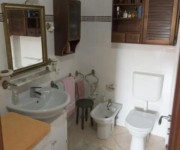Casa Tiziana Con Ampio Patio E Parcheggio Riservato * אלבניה