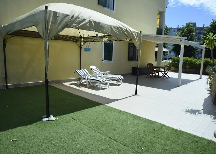 Casa Tiziana Con Ampio Patio E Parcheggio Riservato דירה