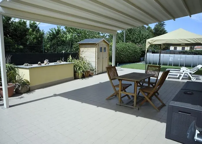 Casa Tiziana Con Ampio Patio E Parcheggio Riservato אלבניה
