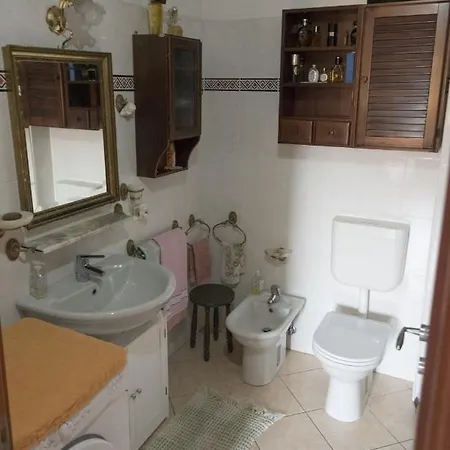Casa Tiziana Con Ampio Patio E Parcheggio Riservato * アルベンガ