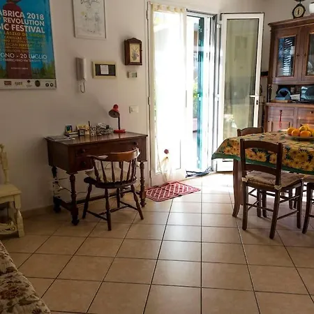 Casa Tiziana Con Ampio Patio E Parcheggio Riservato * アルベンガ